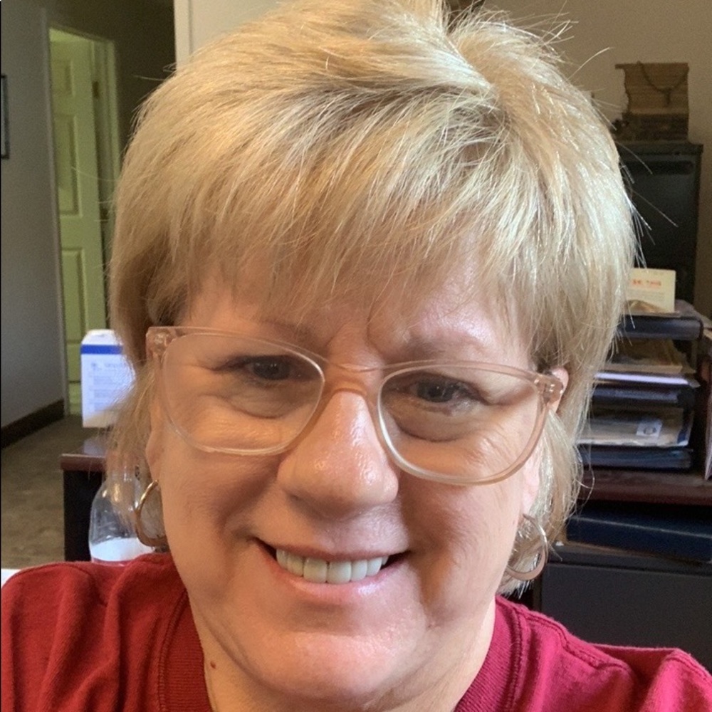 Meet your Posher, Lisa